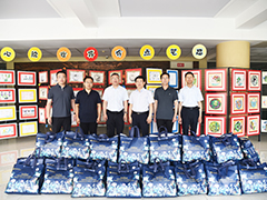 公司走訪慰問玉龍湖小學(xué)